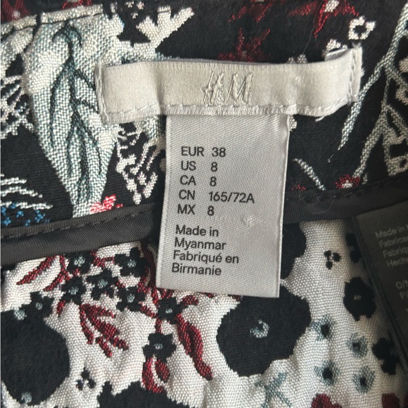 Floral Embroidered Skirt - Picture 3 of 3